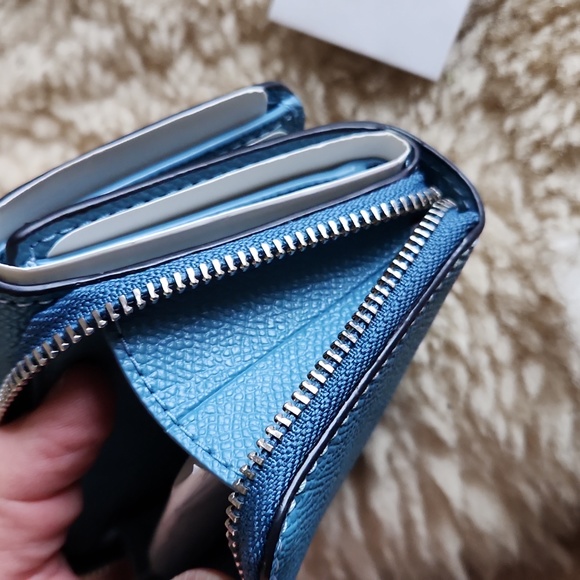 NWT Crossgrain Leather Small Pacific Blue Trifold Wallet 🩵🎁 - Picture 12 of 16
